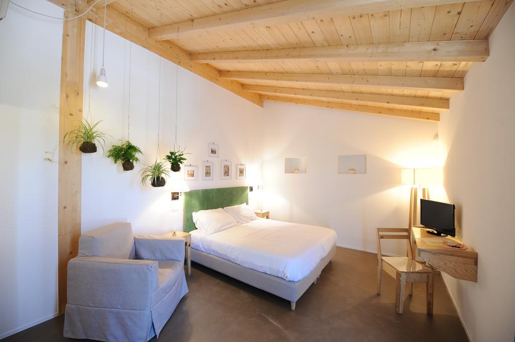 Montegusto Bed and Breakfast Castel Del Monte  Rum bild